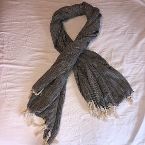 Black and White Hand Woven Blanket Scarf